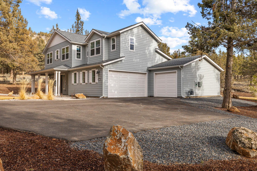 5722 Engleman Spruce Way Klamath Falls, OR 97601 - Photo 10 of 84 5722EnglemanSpruceDr-Exterior-11
