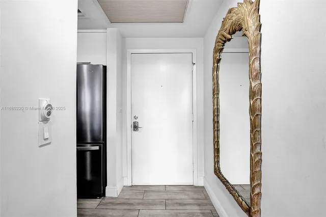 $365,000 | 1460 Ocean Drive, Unit 305, Miami Beach, FL 33139