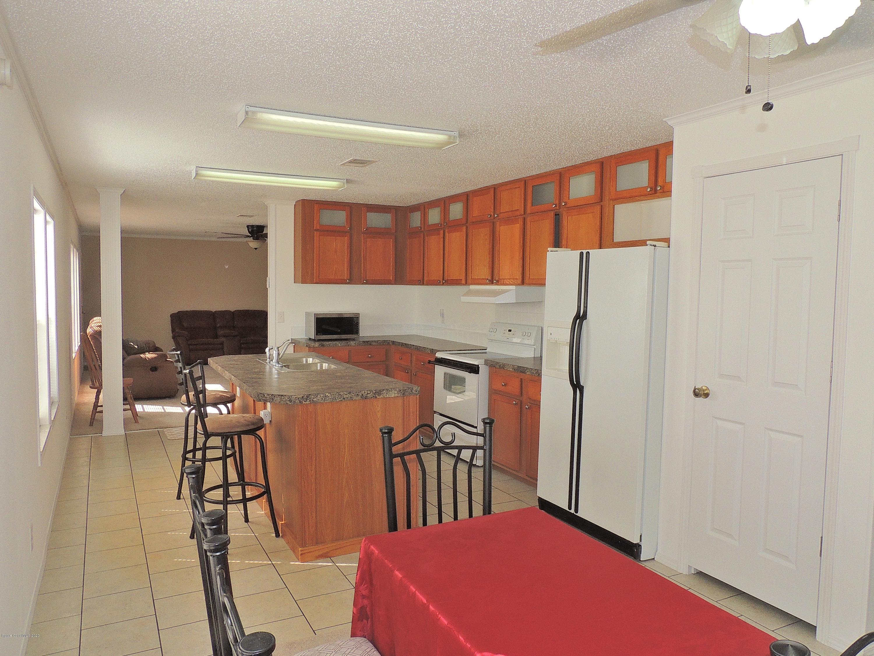 855 Phyllis Way Cocoa, FL 32926 - Photo 10 of 54 Kitchen
