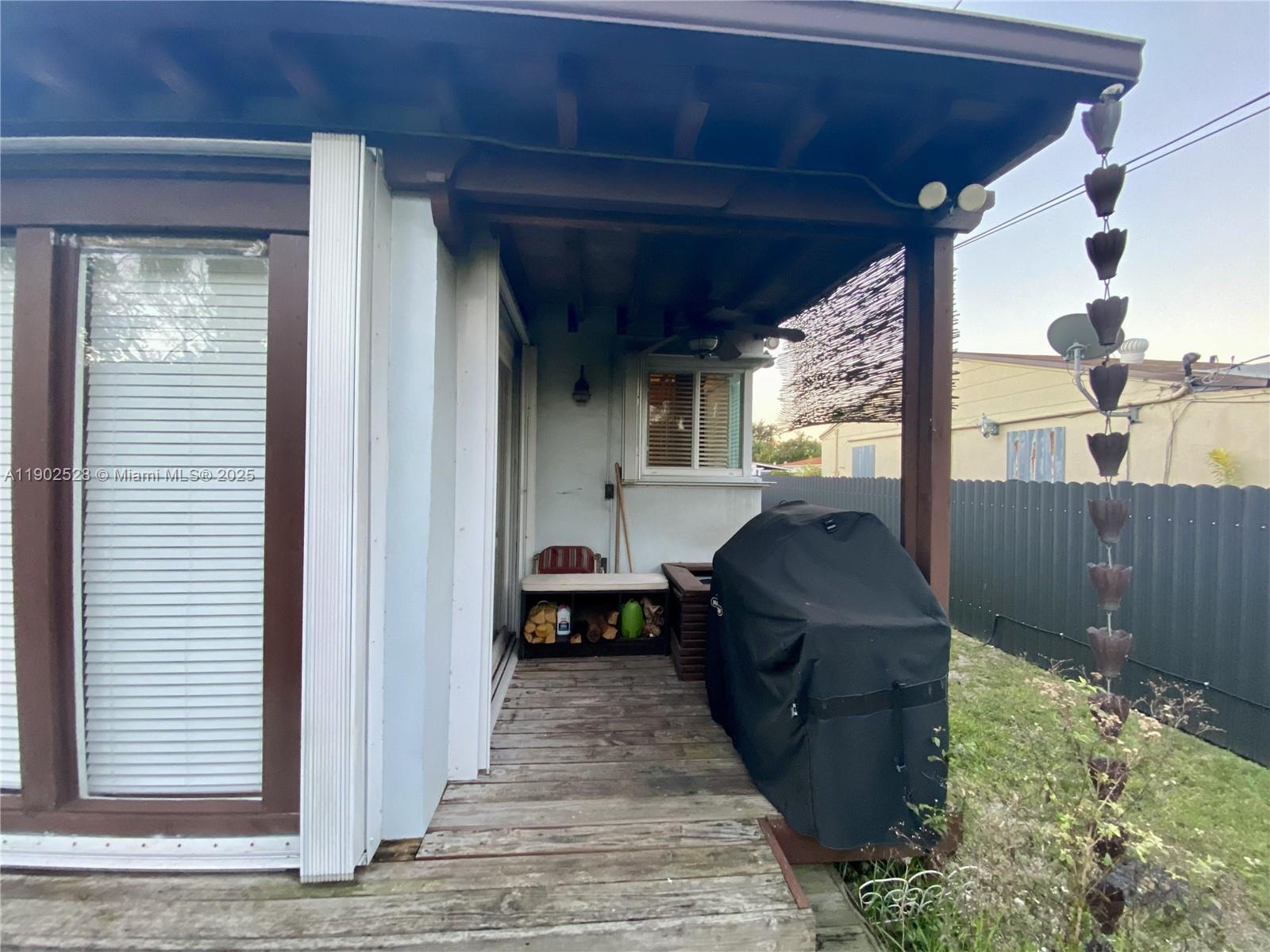 5935 Southwest 42nd Street Miami, FL 33155 - Photo 19 of 42