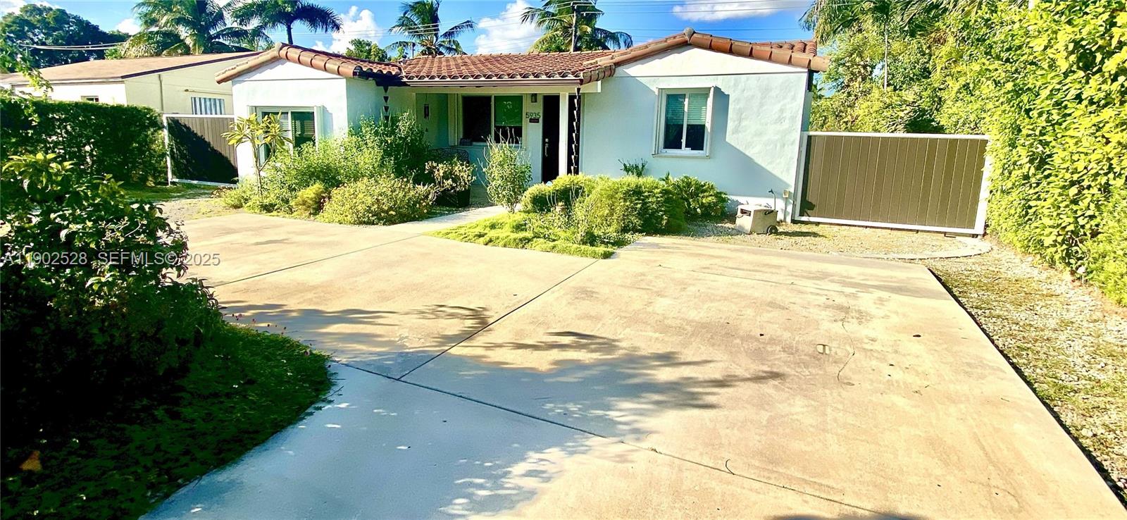 5935 Southwest 42nd Street Miami, FL 33155 - Photo 2 of 42