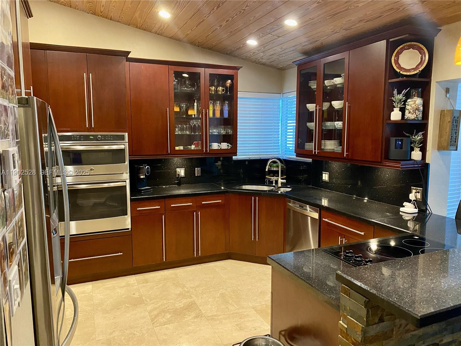 5935 Southwest 42nd Street Miami, FL 33155 - Photo 5 of 42