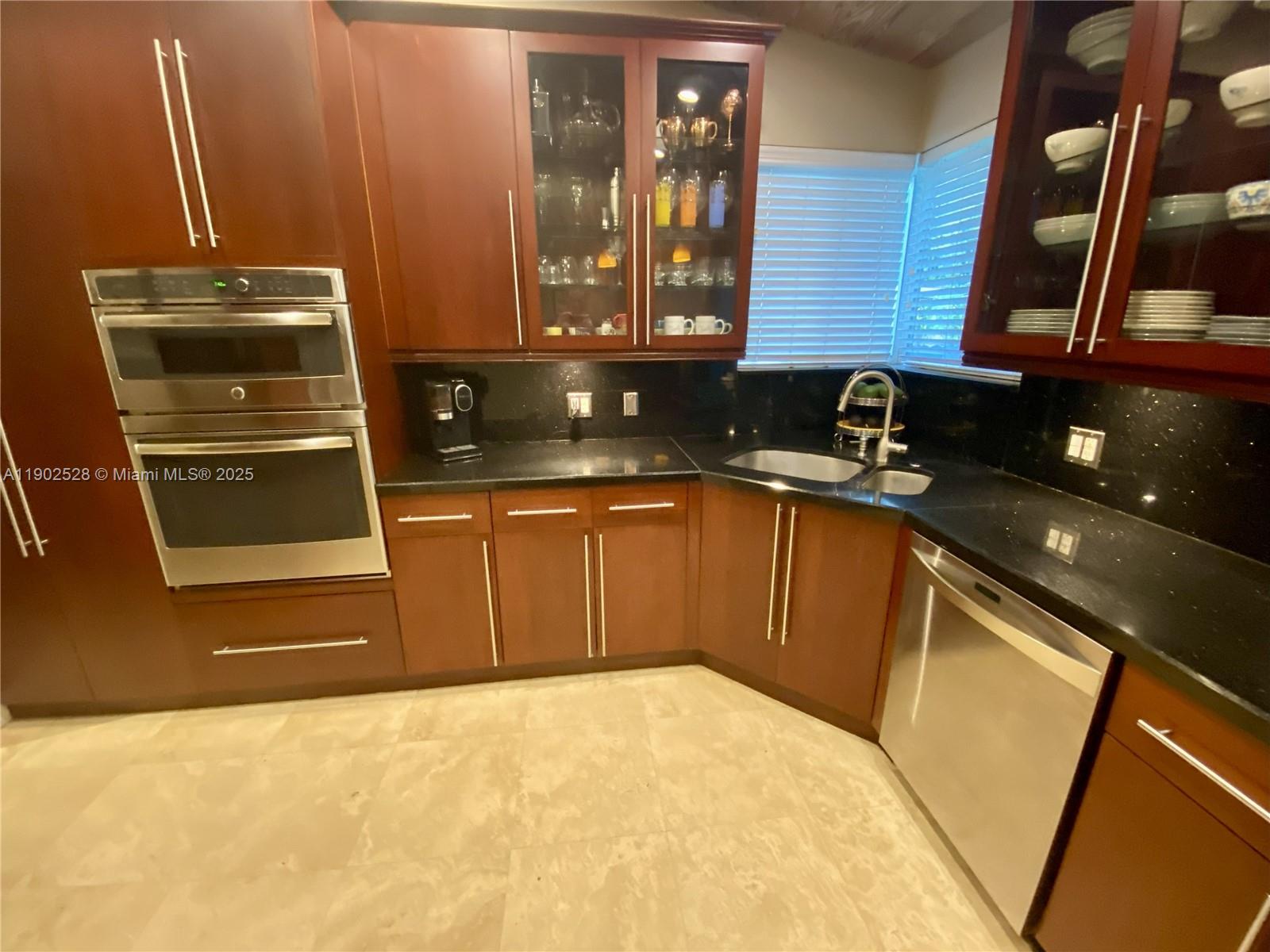 5935 Southwest 42nd Street Miami, FL 33155 - Photo 8 of 42