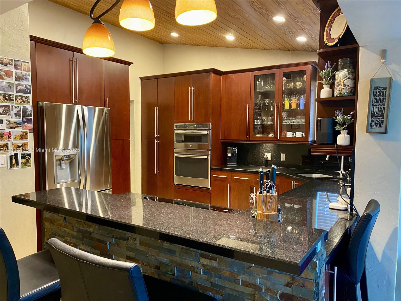 5935 Southwest 42nd Street Miami, FL 33155 - Photo 9 of 42