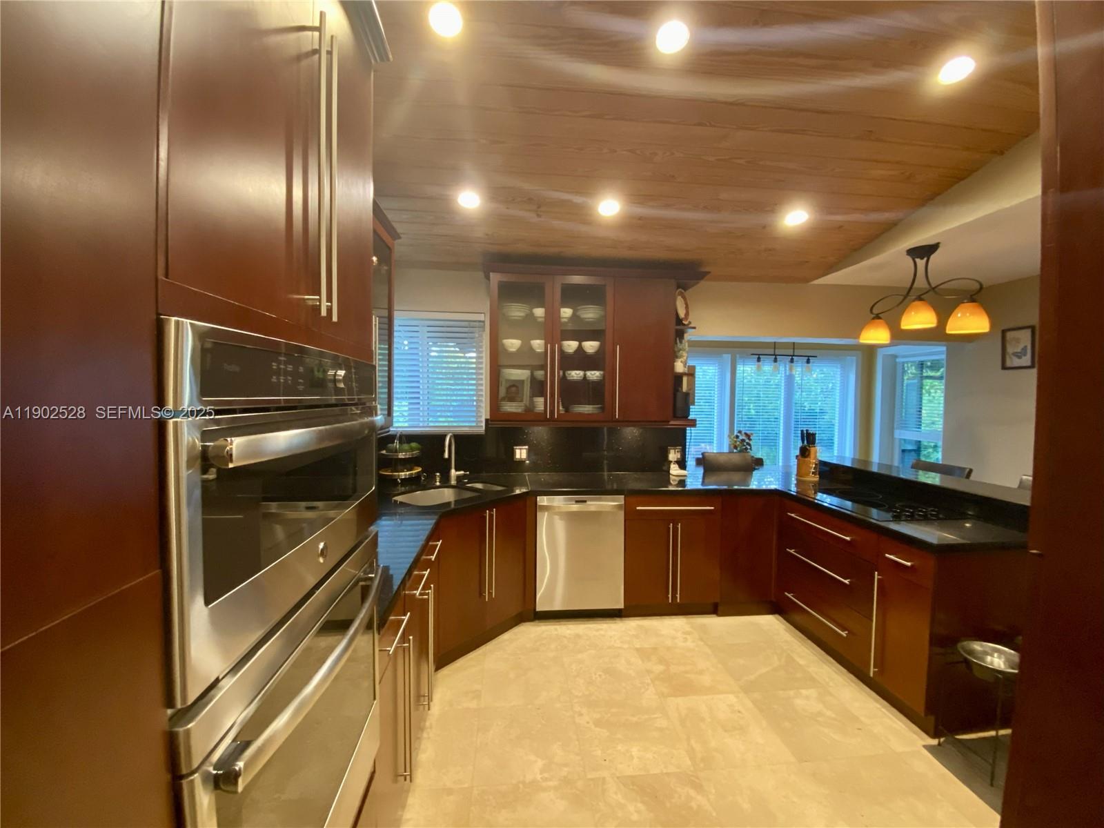 5935 Southwest 42nd Street Miami, FL 33155 - Photo 10 of 42