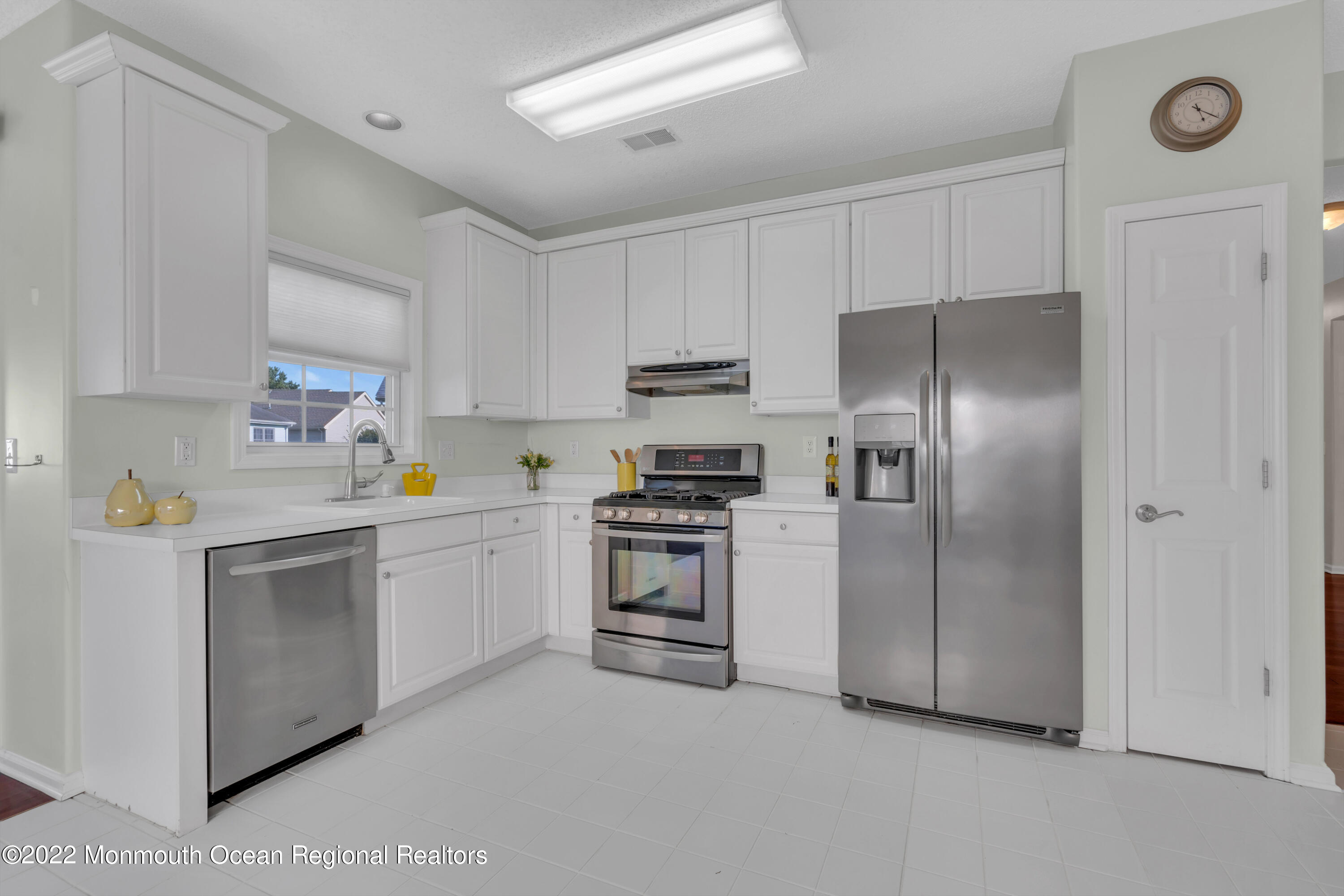127 Riva Boulevard Brick, NJ 08723 - Photo 19 of 39 PANTRY