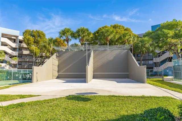 $225,000 | 1000 Colony Point Circle, Unit 220, Pembroke Pines, FL 33026