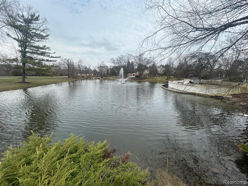 31164 Country Way Farmington Hills, MI 48331 - Photo 31 of 33