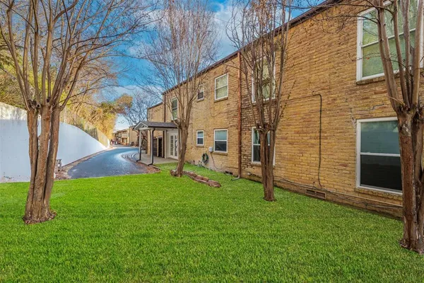 $215,000 | 6032 Westridge Lane, Unit 211, Fort Worth, TX 76116