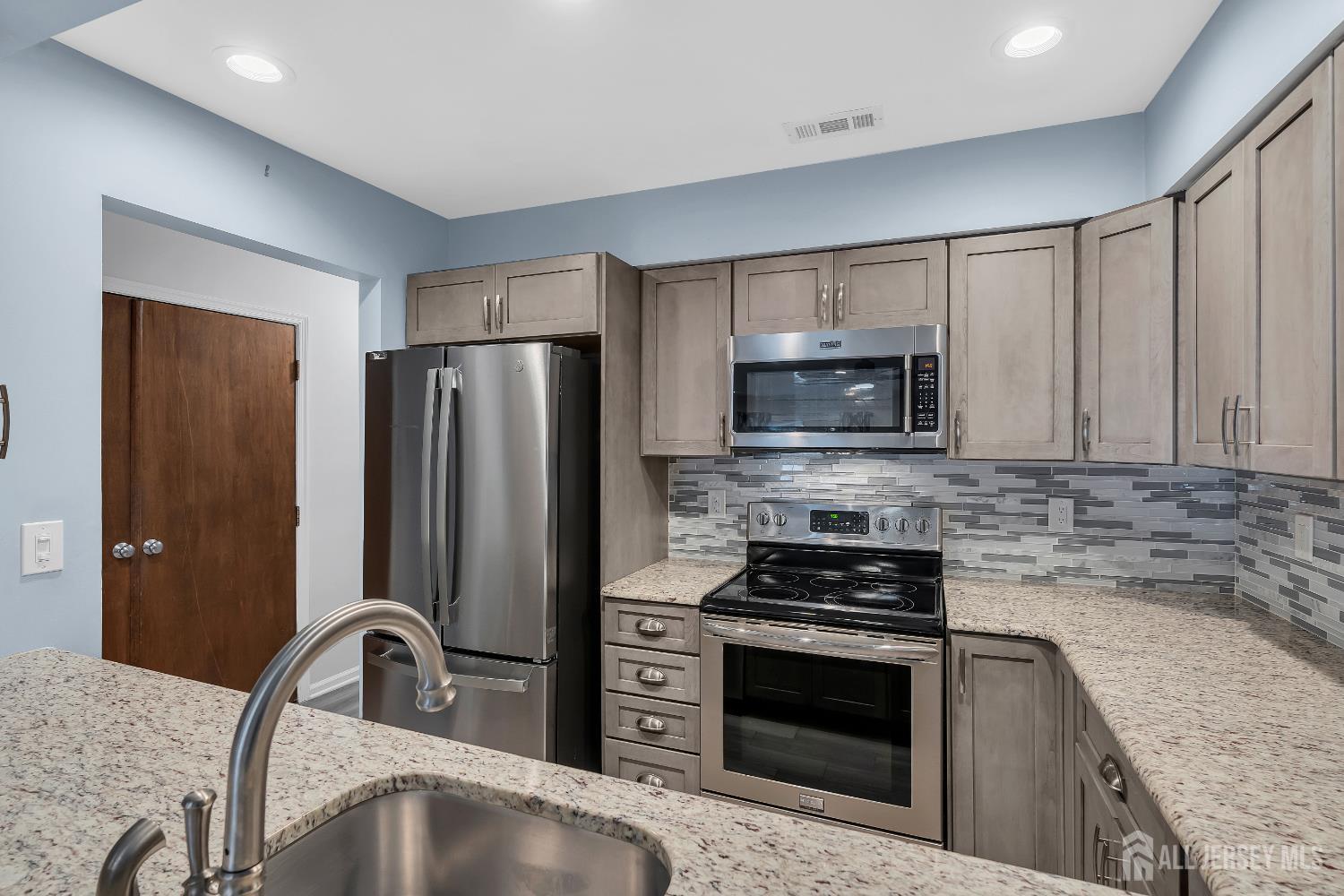 4 Lisa Court Old Bridge, NJ 07747 - Photo 5 of 20