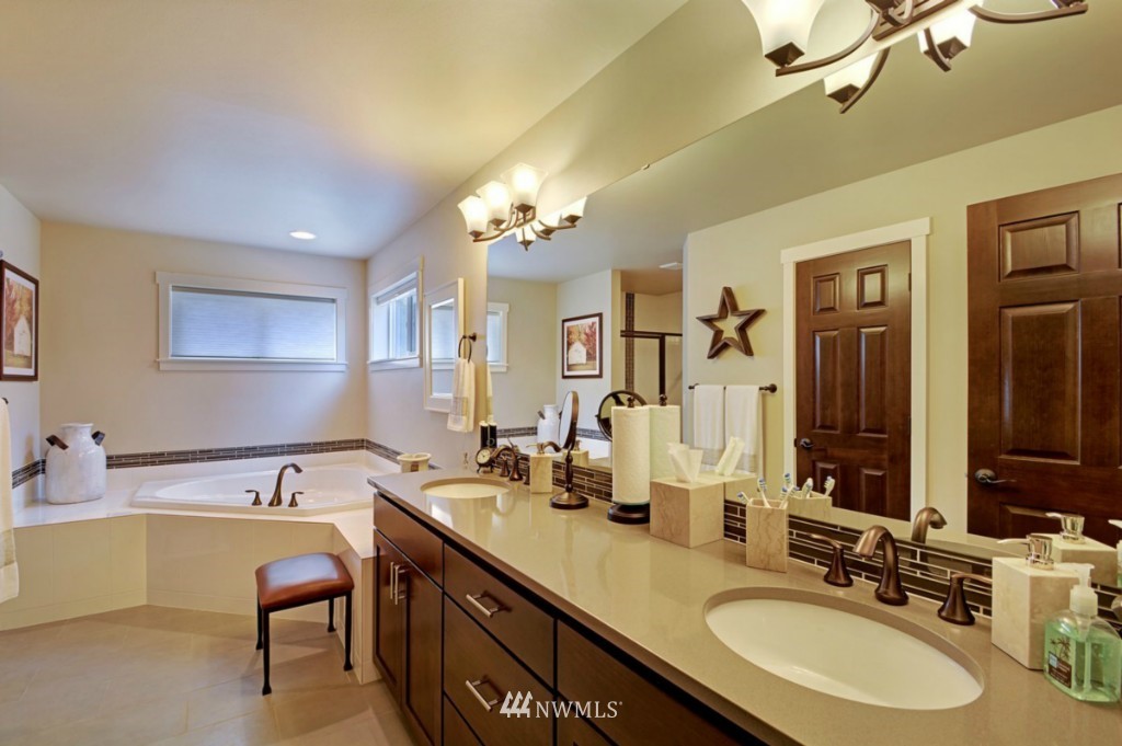 1241 South Ridge Lane Mukilteo, WA 98275 - Photo 18 of 24 Gallery Image 18