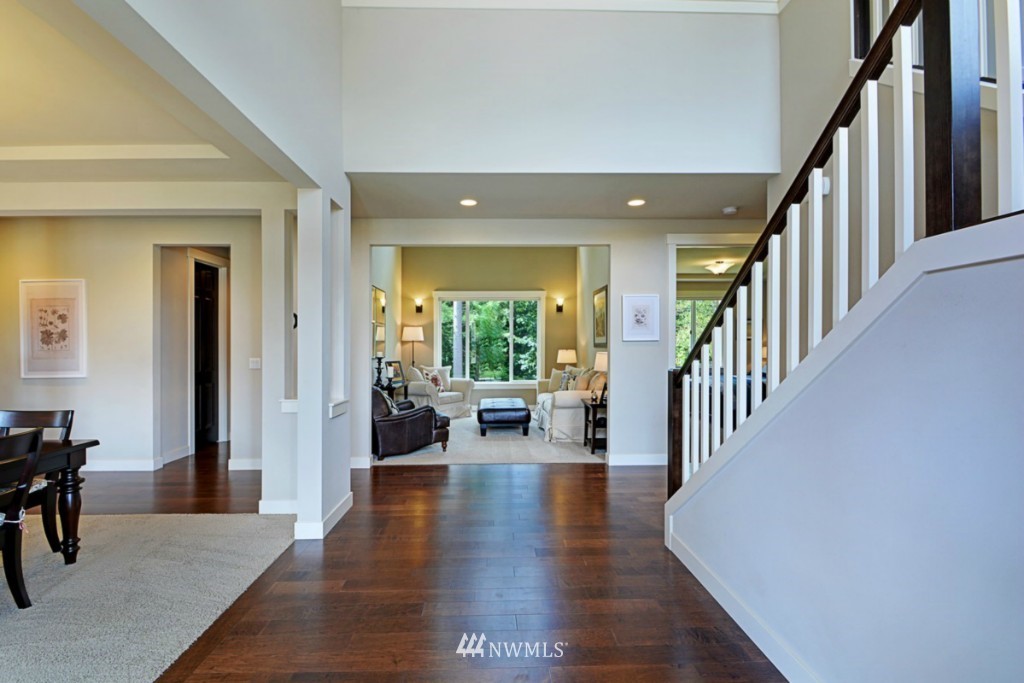 1241 South Ridge Lane Mukilteo, WA 98275 - Photo 3 of 24 Gallery Image 3