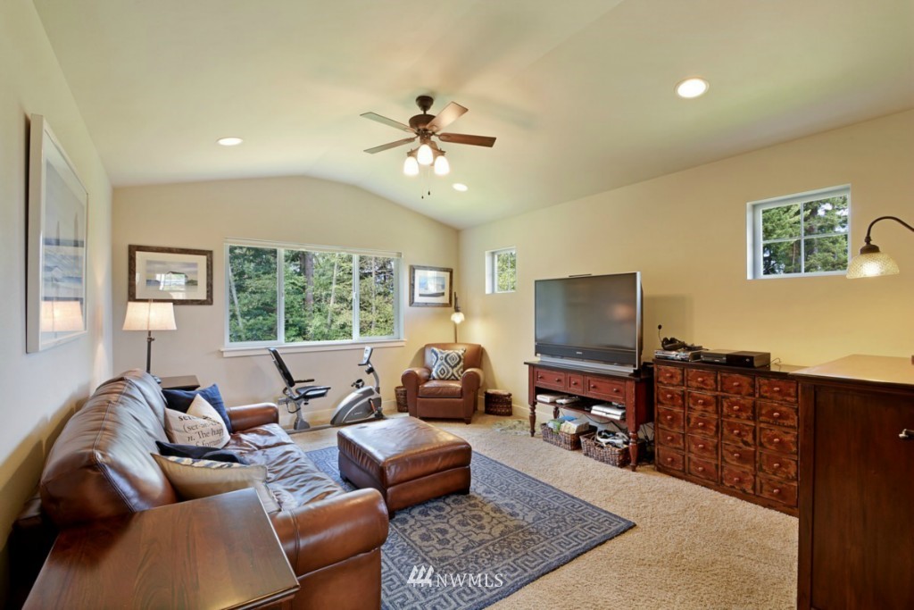 1241 South Ridge Lane Mukilteo, WA 98275 - Photo 23 of 24 Gallery Image 23