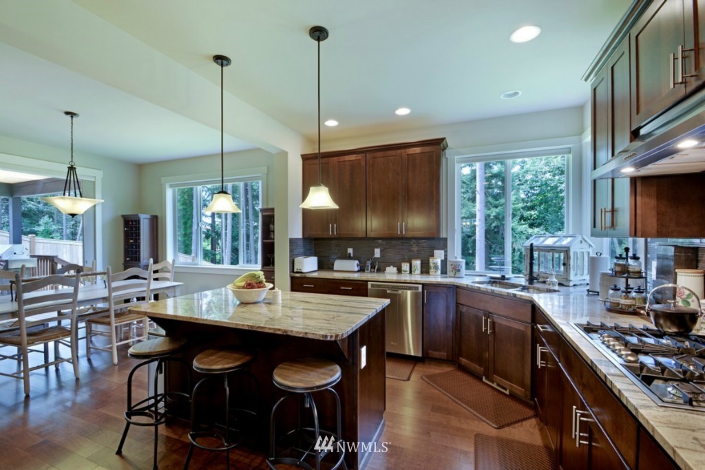 1241 South Ridge Lane Mukilteo, WA 98275 - Photo 9 of 24 Gallery Image 9