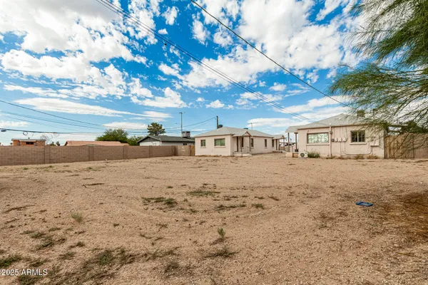 a view of dirt yard