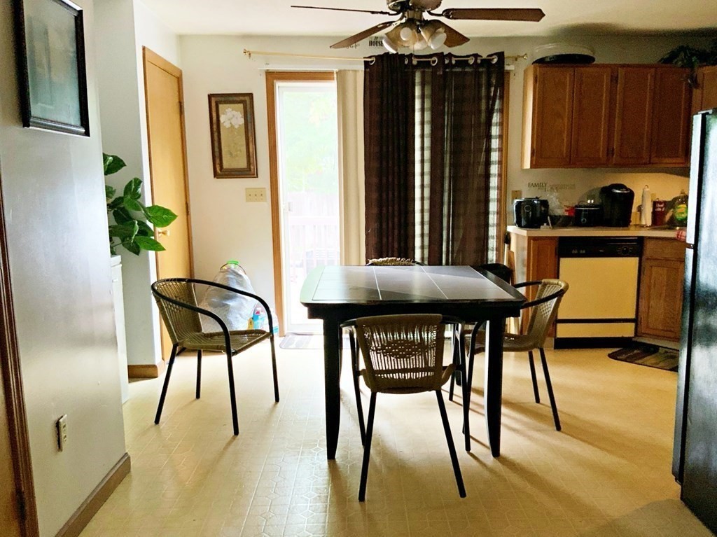 39-41 Eddy Street Springfield, MA 01104 - Photo 18 of 21 a dining room with furniture and window