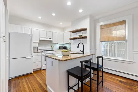 $835,000 | 20 Lawrence Street, Unit 1, Boston, MA 02129