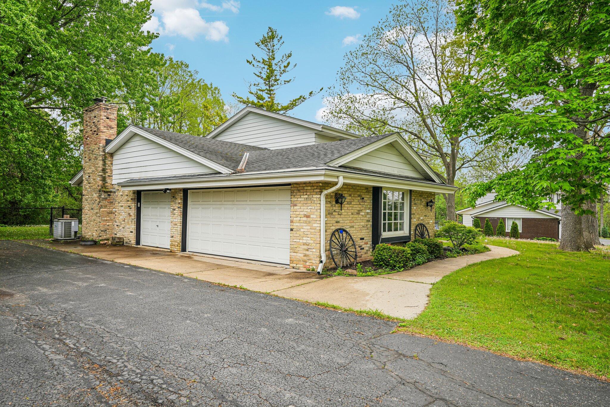 14745 Timberidge Trail Brookfield, WI 53005 - Photo 5 of 72 3-web-or-mls-Timberidge Trail-S1905-003