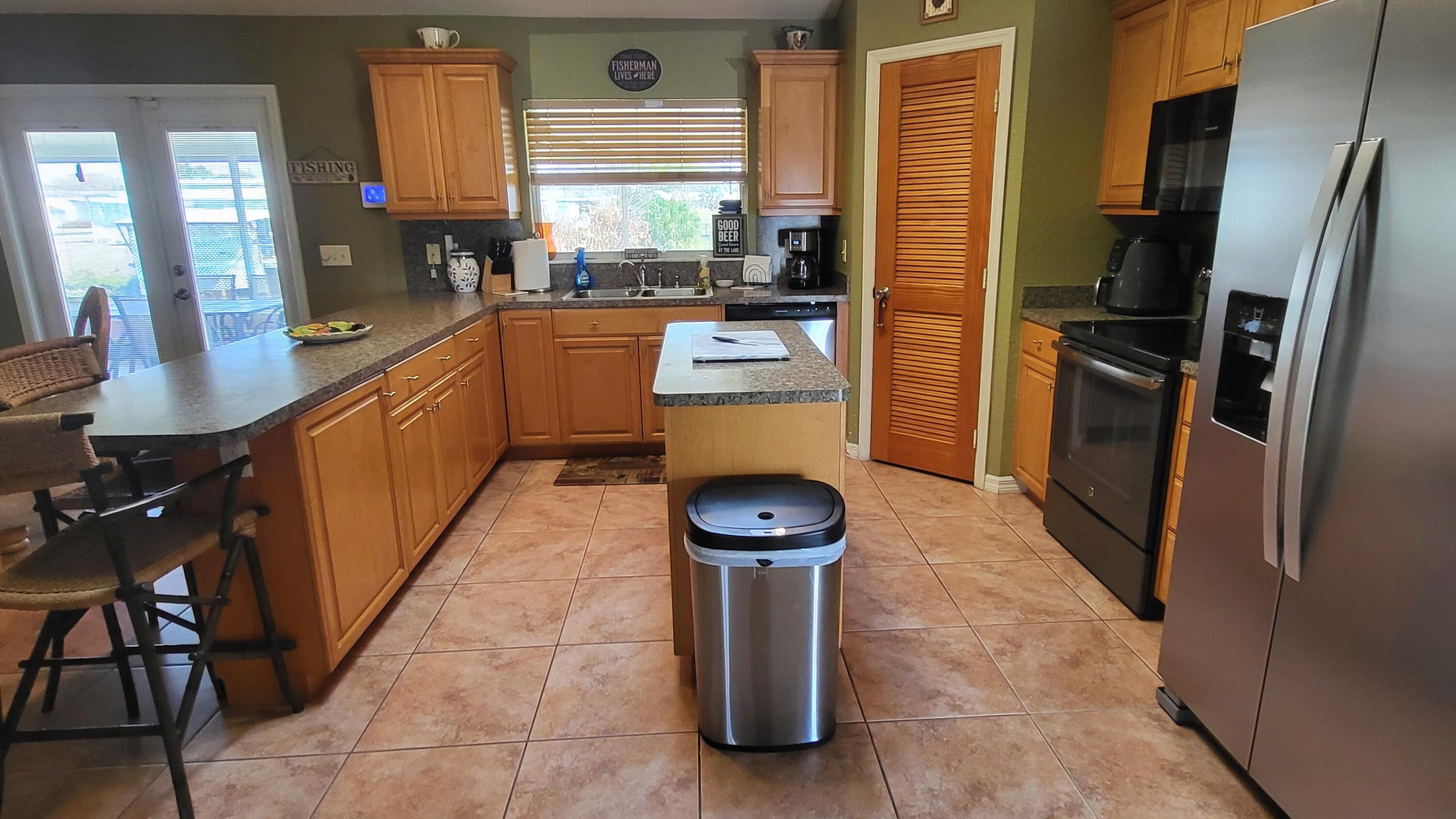 1157 24 Street Okeechobee, FL 34974 - Photo 9 of 46 20260218_114724