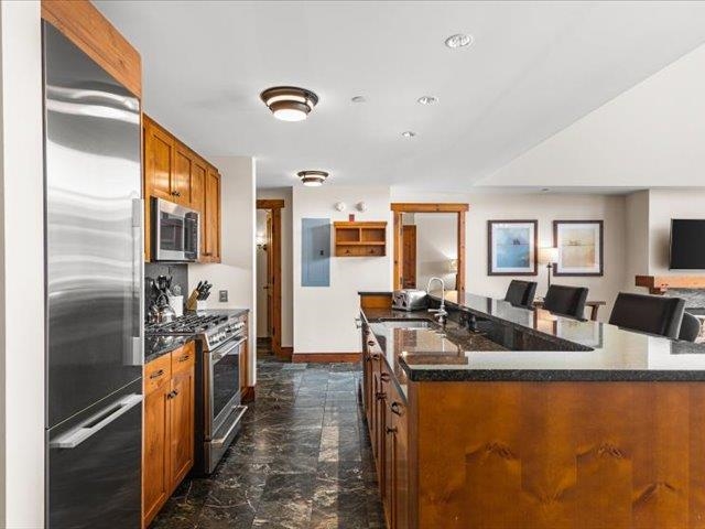 7412 Mountain Road, Unit 212 #519 Stowe, VT 05672 - Photo 18 of 57