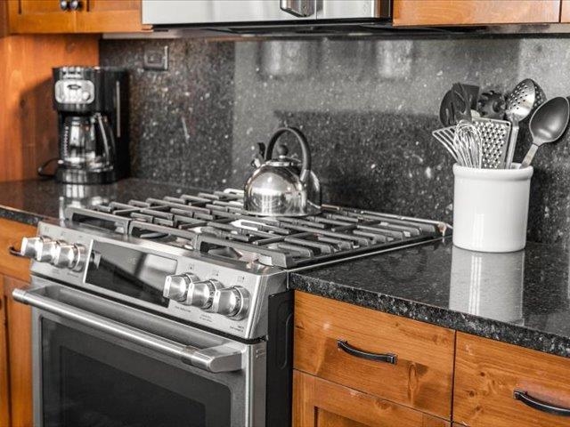 7412 Mountain Road, Unit 212 #519 Stowe, VT 05672 - Photo 19 of 57