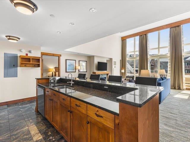 7412 Mountain Road, Unit 212 #519 Stowe, VT 05672 - Photo 20 of 57