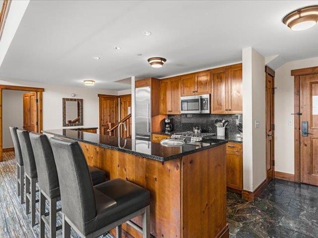 7412 Mountain Road, Unit 212 #519 Stowe, VT 05672 - Photo 25 of 57