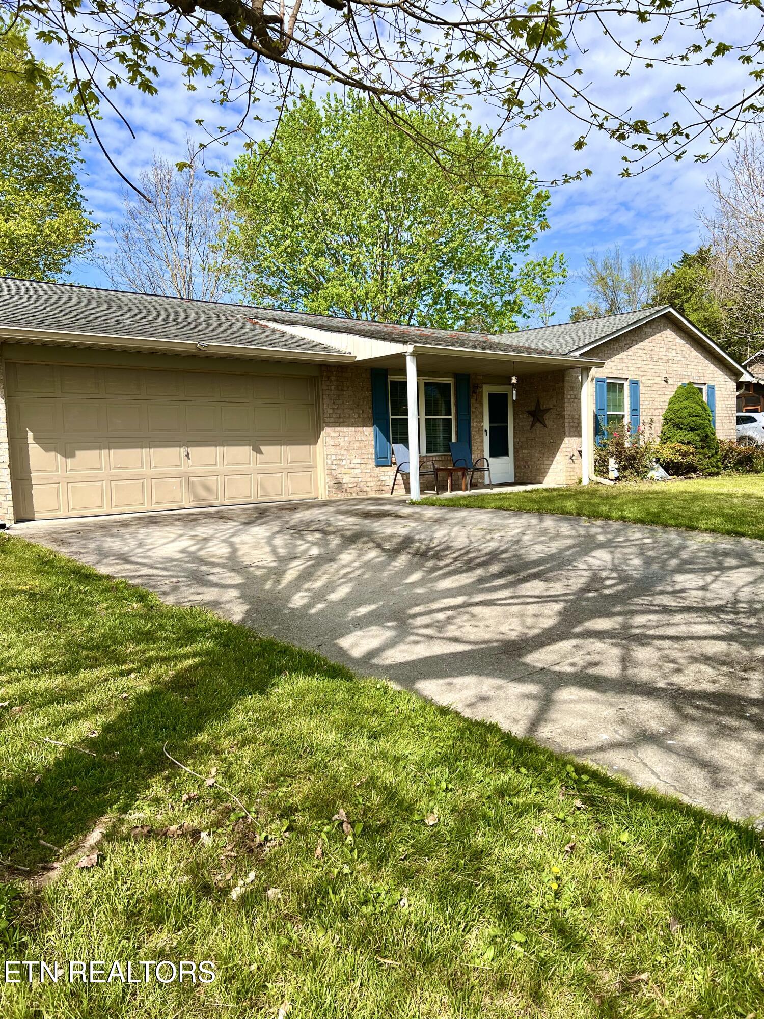 7021 Pisa Circle Corryton, TN 37721 - Photo 2 of 32 Front 01.2