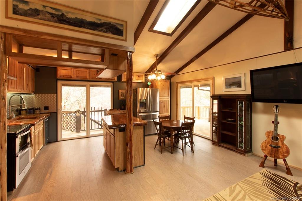 2524 Patton Road Franklin, NC 28734 - Photo 6 of 37 Gallery Image 6