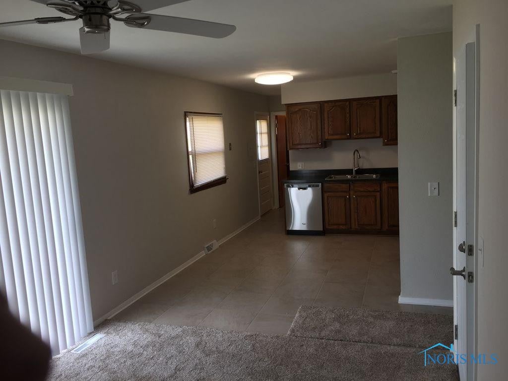 107 Windsor Road Walbridge, OH 43465 - Photo 7 of 10 Gallery Image 7