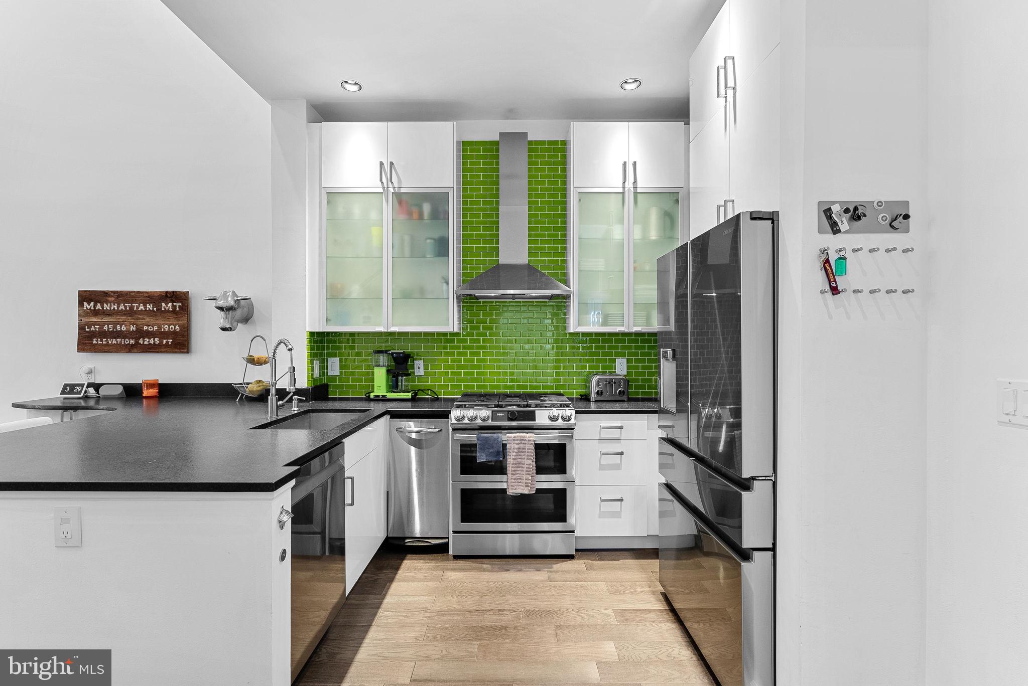 12000 Market Street, Unit 428 Reston, VA 20190 - Photo 3 of 105 Exquisite Stainless Steel appliances