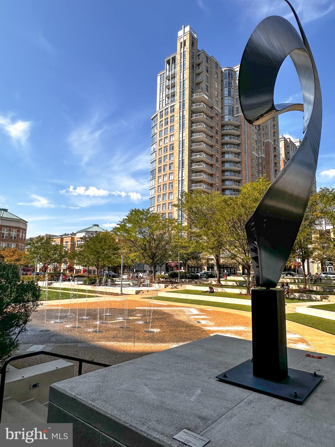 12000 Market Street, Unit 428 Reston, VA 20190 - Photo 76 of 105 Contemporary common area art