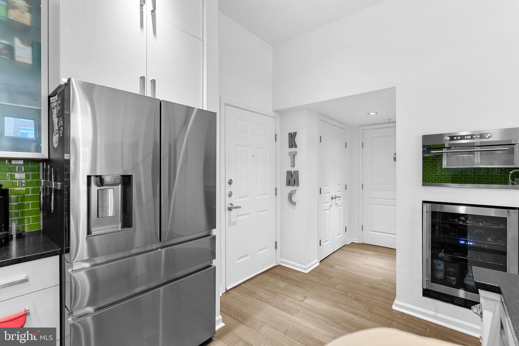 12000 Market Street, Unit 428 Reston, VA 20190 - Photo 9 of 105 Four Drawer fridge, freezer!