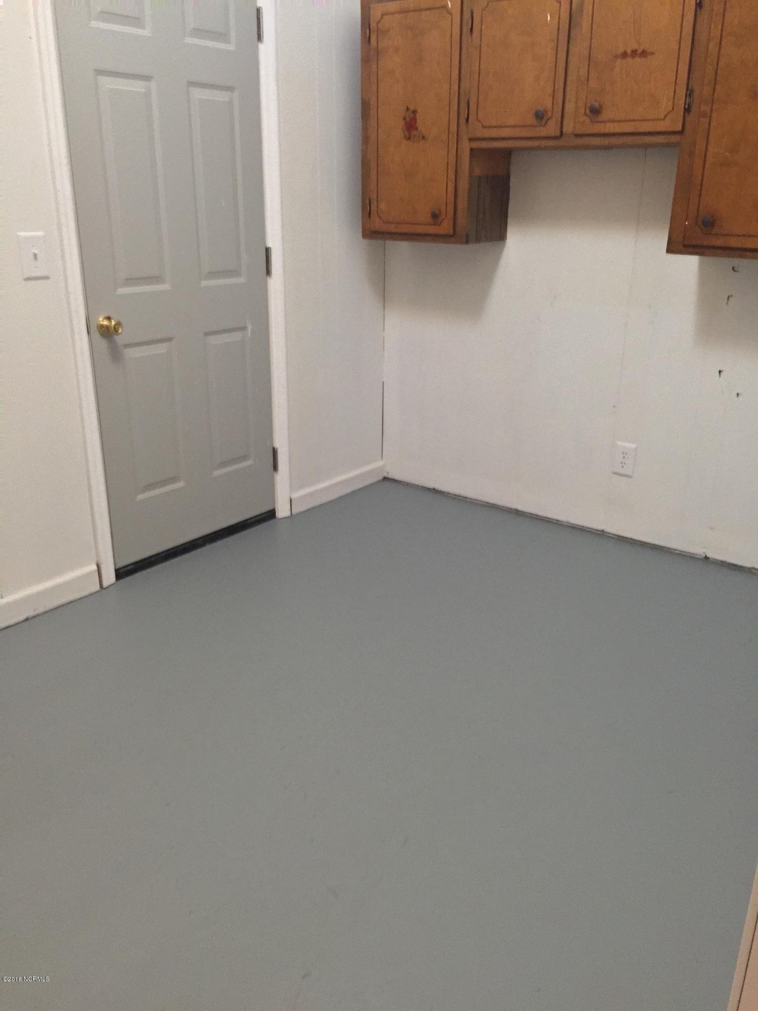 5629 Myrtle Grove Road Wilmington, NC 28409 - Photo 12 of 16 Huge Laundryroom
