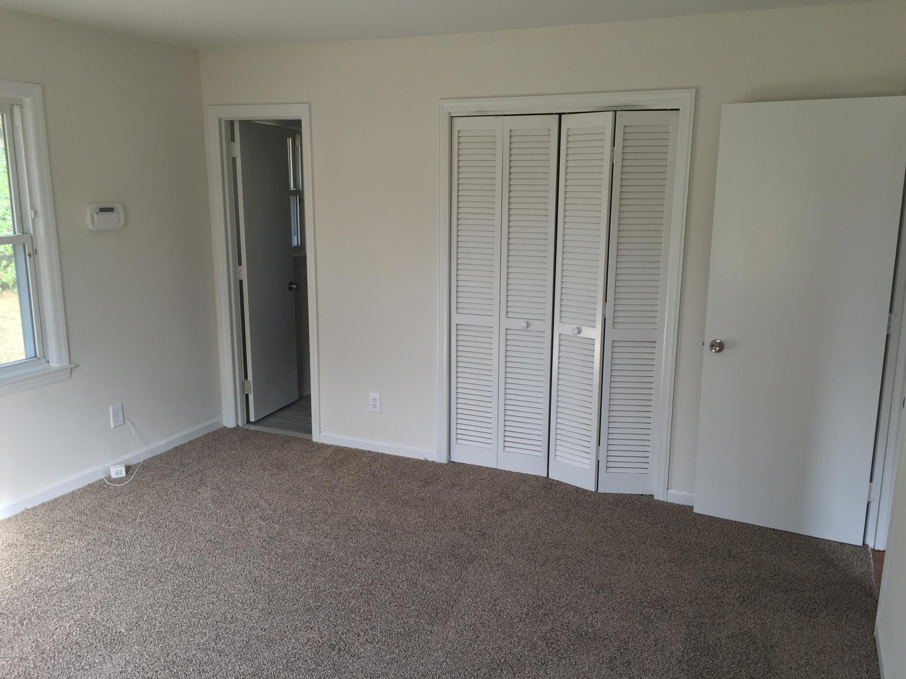 5629 Myrtle Grove Road Wilmington, NC 28409 - Photo 10 of 16 Very Nice Sized Master Bedroom
