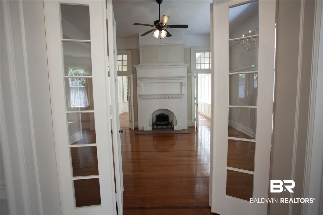 1658 Government Street Mobile, AL 36604 - Photo 20 of 36