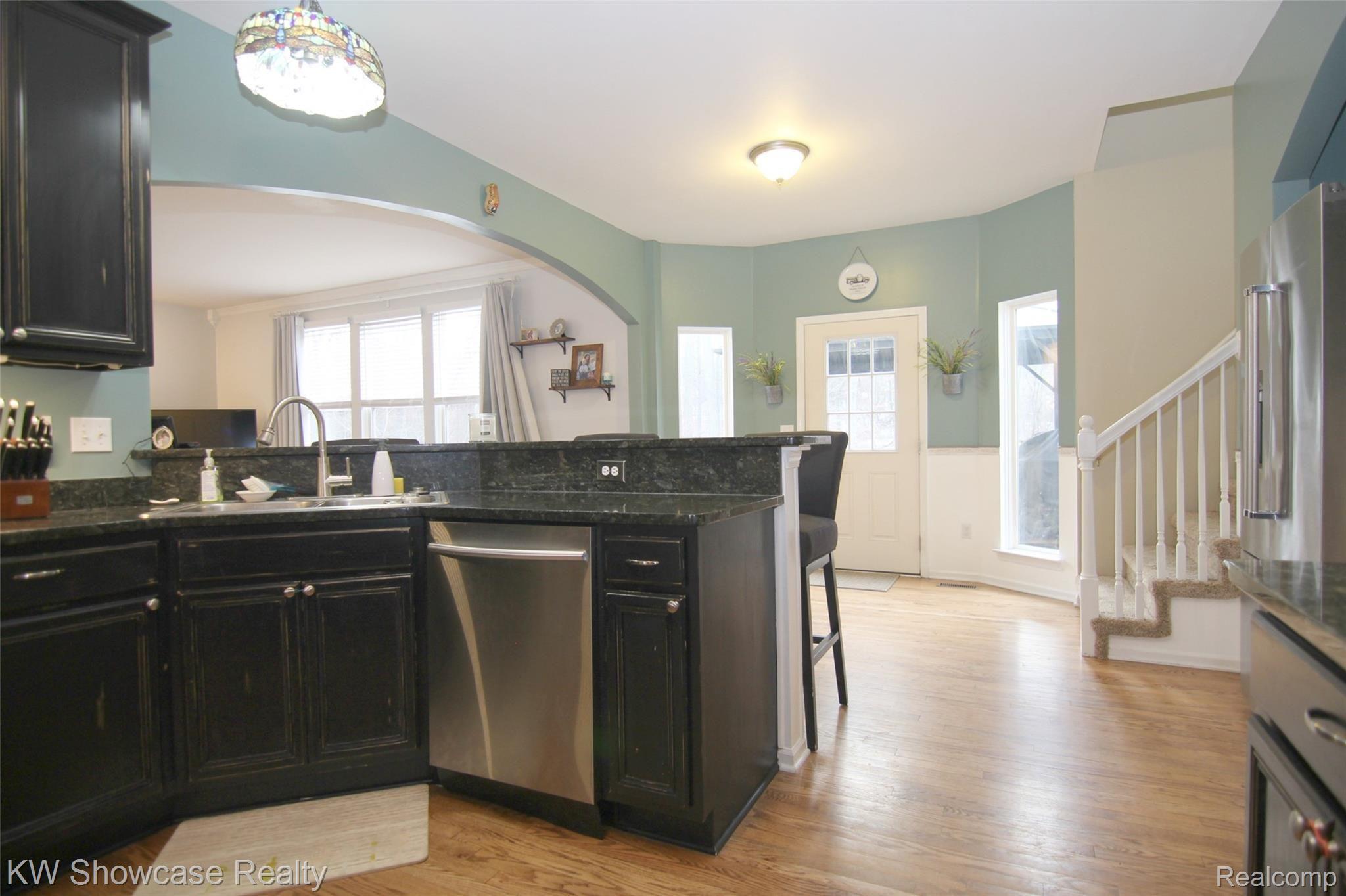 1787 Porter Road White Lake, MI 48383 - Photo 28 of 37 Porter Rd Kitchen 5.jpg
