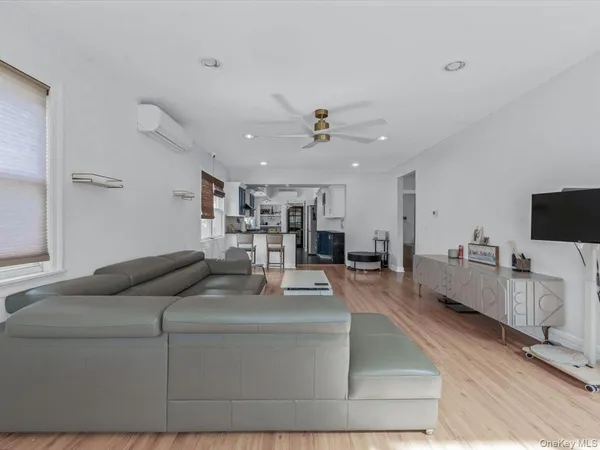 $1,588,888 | 252-15 82nd Avenue | Bellerose