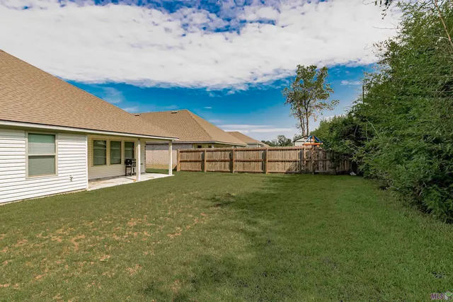 $279,900 | 15820 Loussier Drive, Zachary, LA 70791