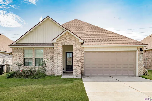 $279,900 | 15820 Loussier Drive, Zachary, LA 70791