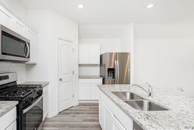 $279,900 | 15820 Loussier Drive, Zachary, LA 70791