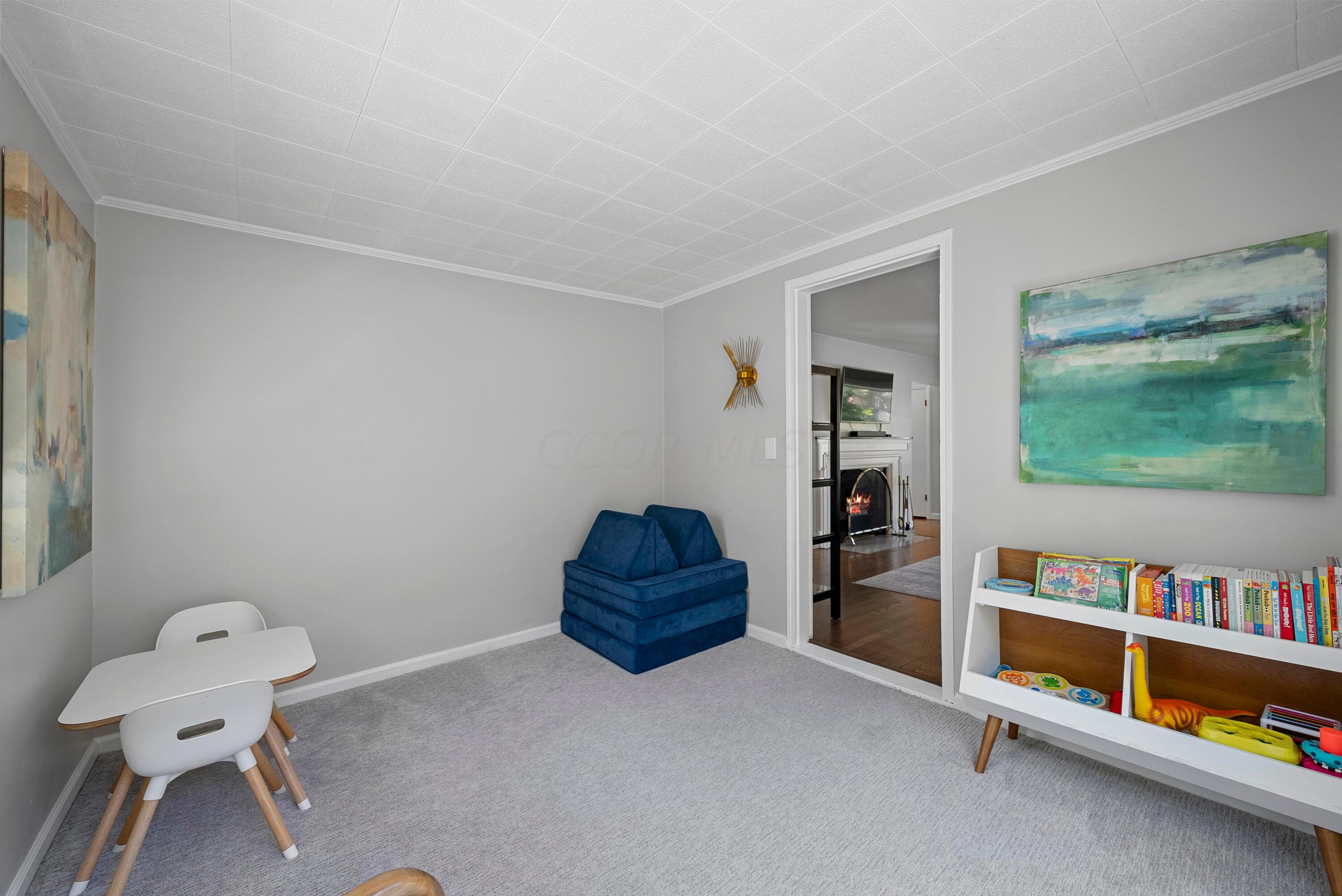 1455 Ashdowne Road Columbus, OH 43221 - Photo 7 of 45 Playroom/Office