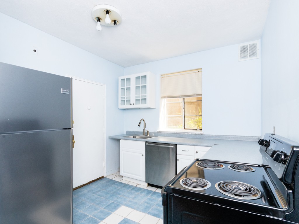 94 Griggs Road, Unit 1 Brookline, MA 02446 - Photo 7 of 15 Gallery Image 7