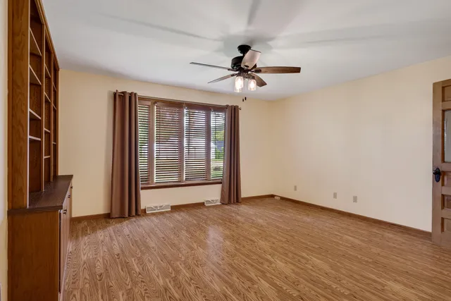 $249,999 | 667 East Blackhawk Avenue, Prairie du Chien, WI 53821