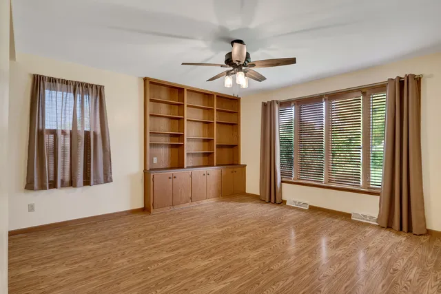 $249,999 | 667 East Blackhawk Avenue, Prairie du Chien, WI 53821