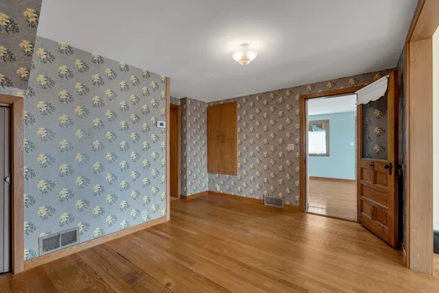 $249,999 | 667 East Blackhawk Avenue, Prairie du Chien, WI 53821