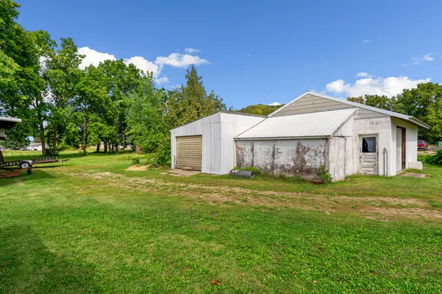 $249,999 | 667 East Blackhawk Avenue, Prairie du Chien, WI 53821