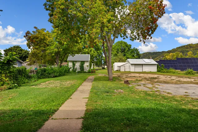 $249,999 | 667 East Blackhawk Avenue, Prairie du Chien, WI 53821