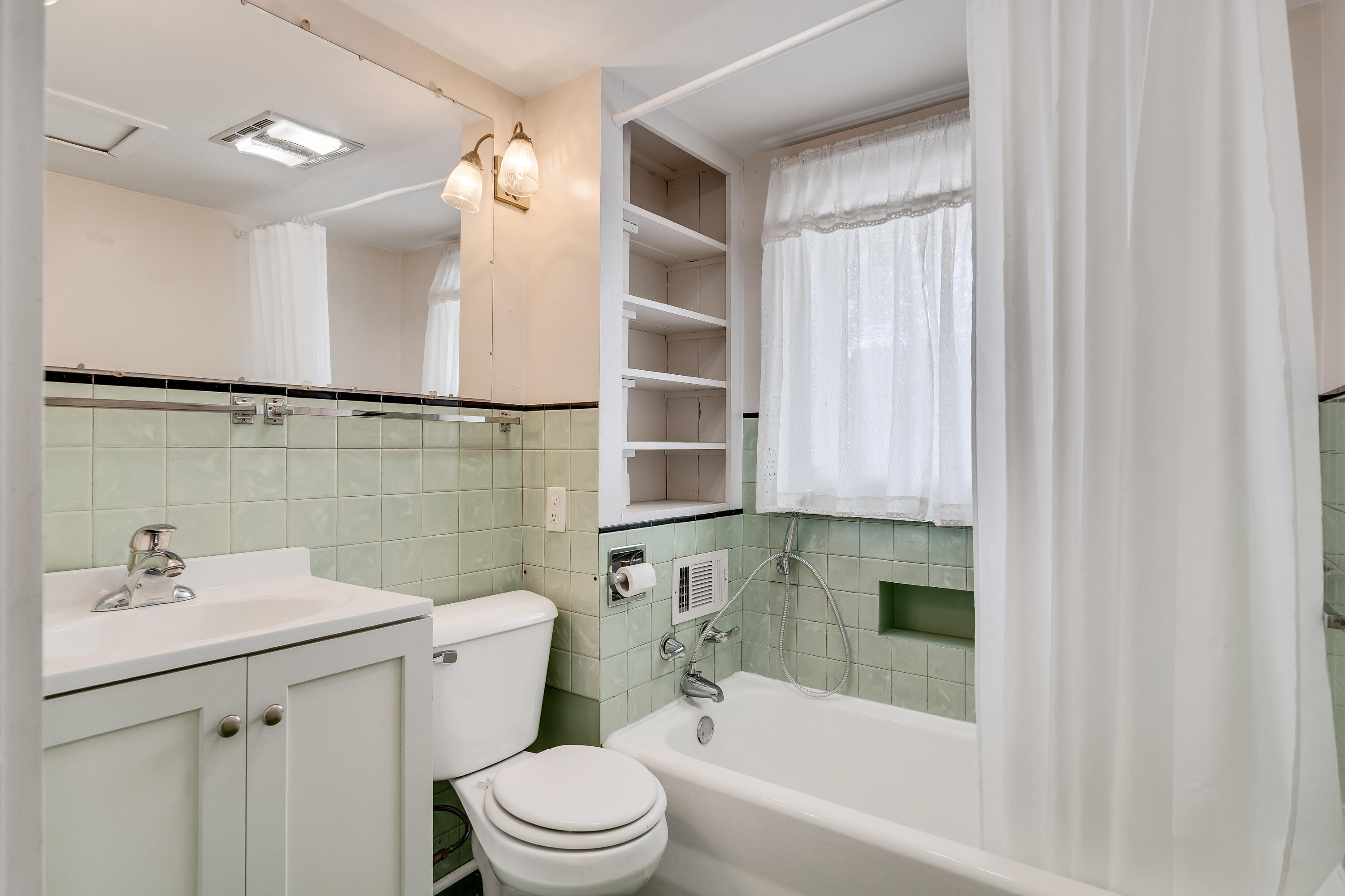 667 East Blackhawk Avenue Prairie du Chien, WI 53821 - Photo 41 of 61 37__DSC8541_mls