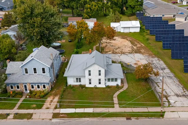 $249,999 | 667 East Blackhawk Avenue, Prairie du Chien, WI 53821